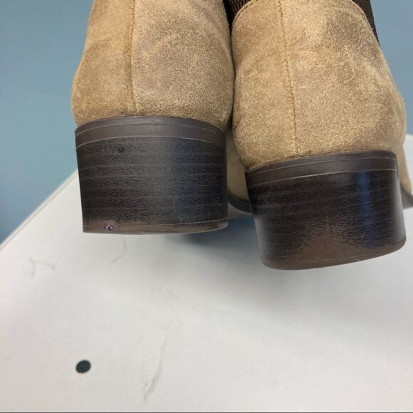 SEYCHELLES Sz 8.5 Chelsea Classic Suede Ankle Booties 1.5” Heel - Picture 11 of 11